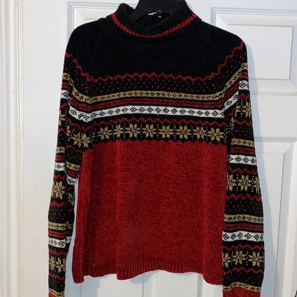 3/$30 Carroll Reed Sweater - Picture 2 of 5